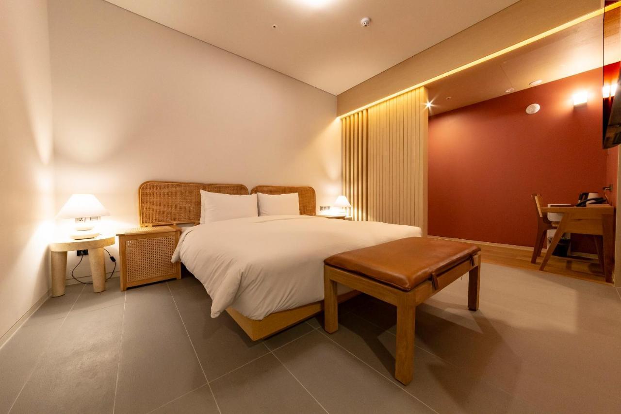 Hound Hotel Haeundae Signature Puszan Kültér fotó